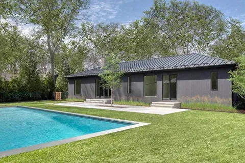 $3,495,000 | 6 Joseph Francis Boulevard, Sag Harbor, NY 11963