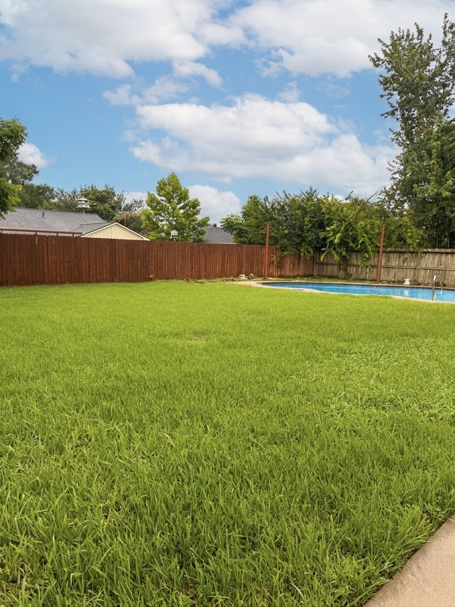 2203 South Houston Road Pasadena, TX 77502 - Photo 18 of 18 Spacious back yard for all your event or family gathering.
