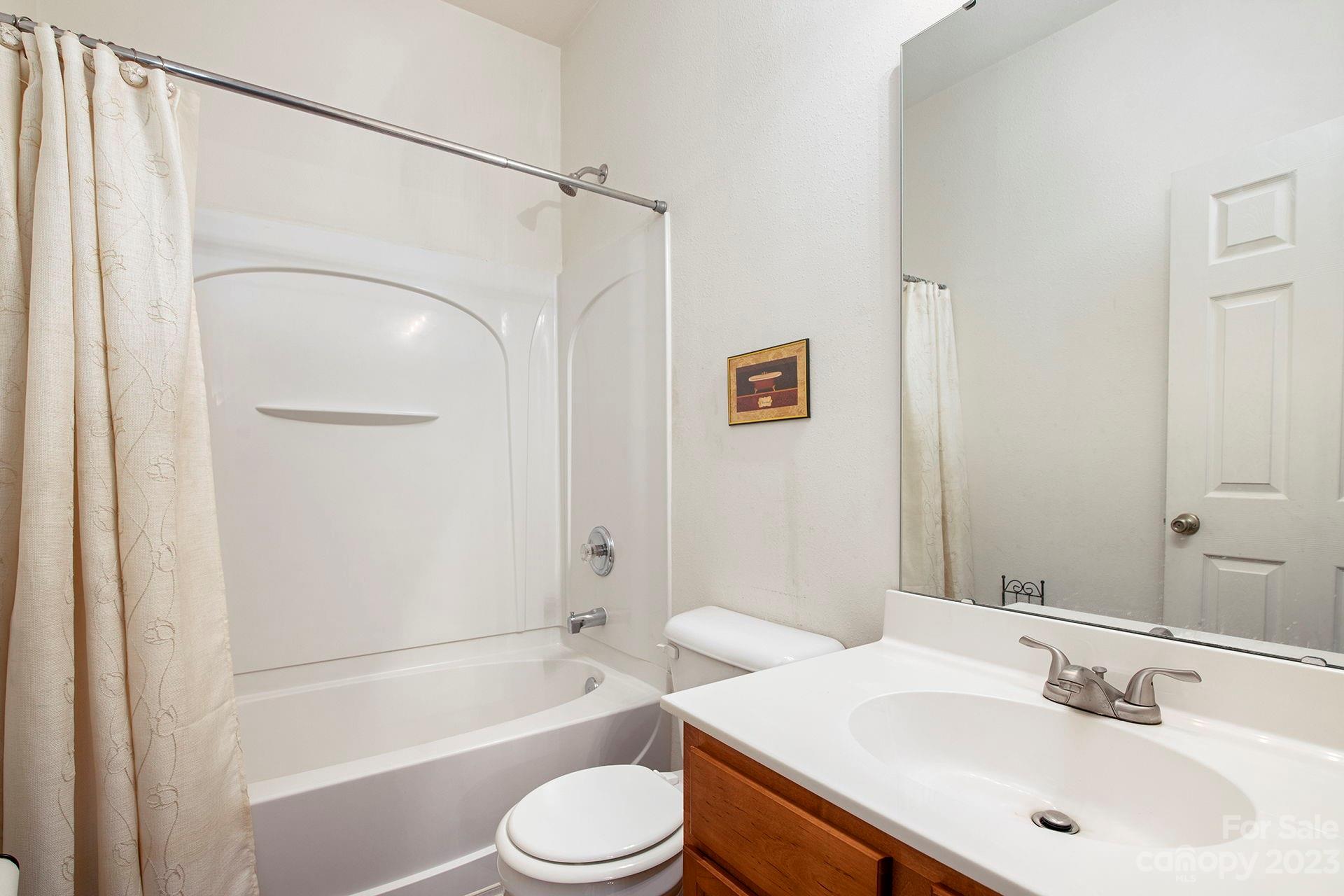 8954 Chalkstone Road Charlotte, NC 28216 - Photo 13 of 36 Gallery Image 13