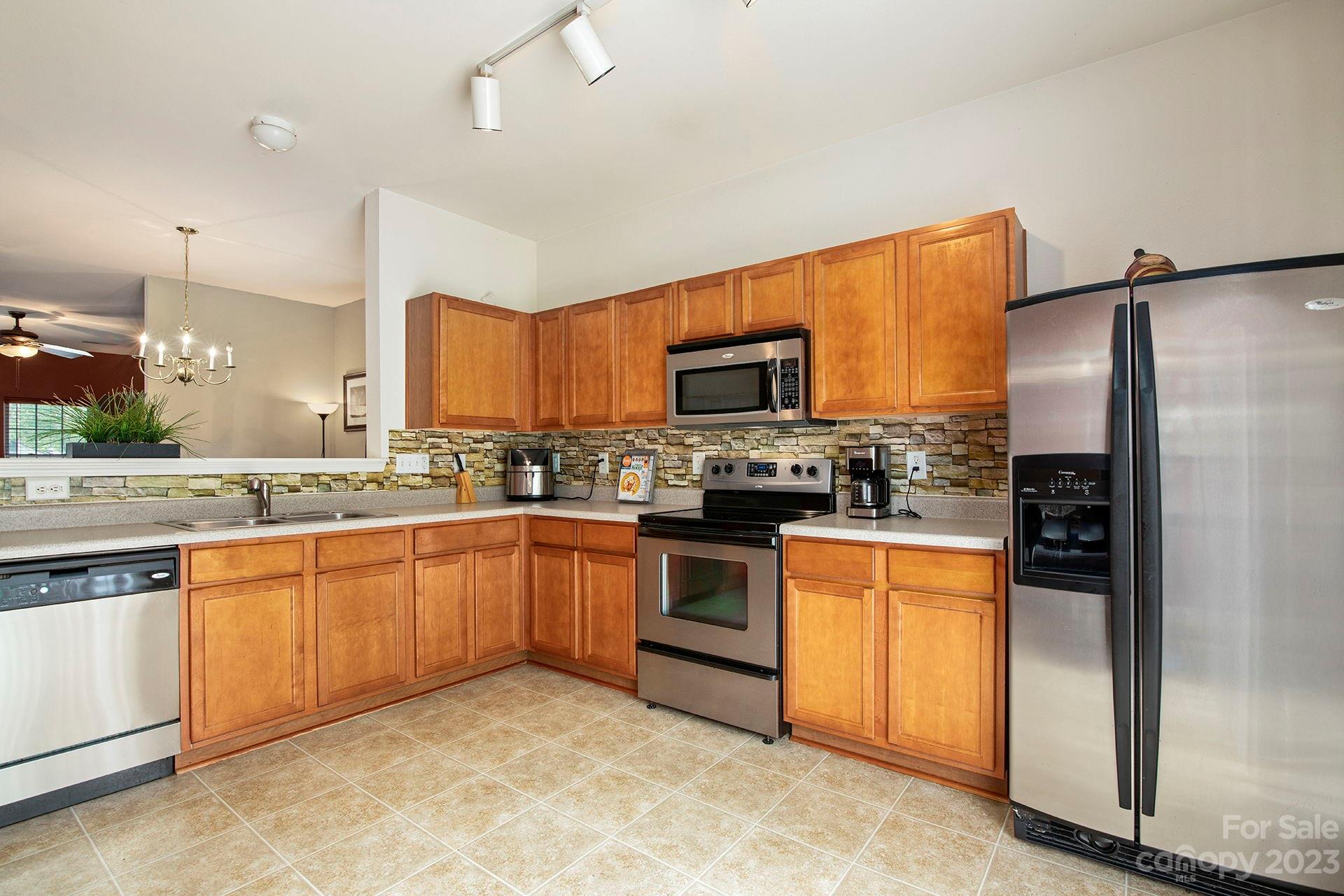 8954 Chalkstone Road Charlotte, NC 28216 - Photo 8 of 36 Gallery Image 8