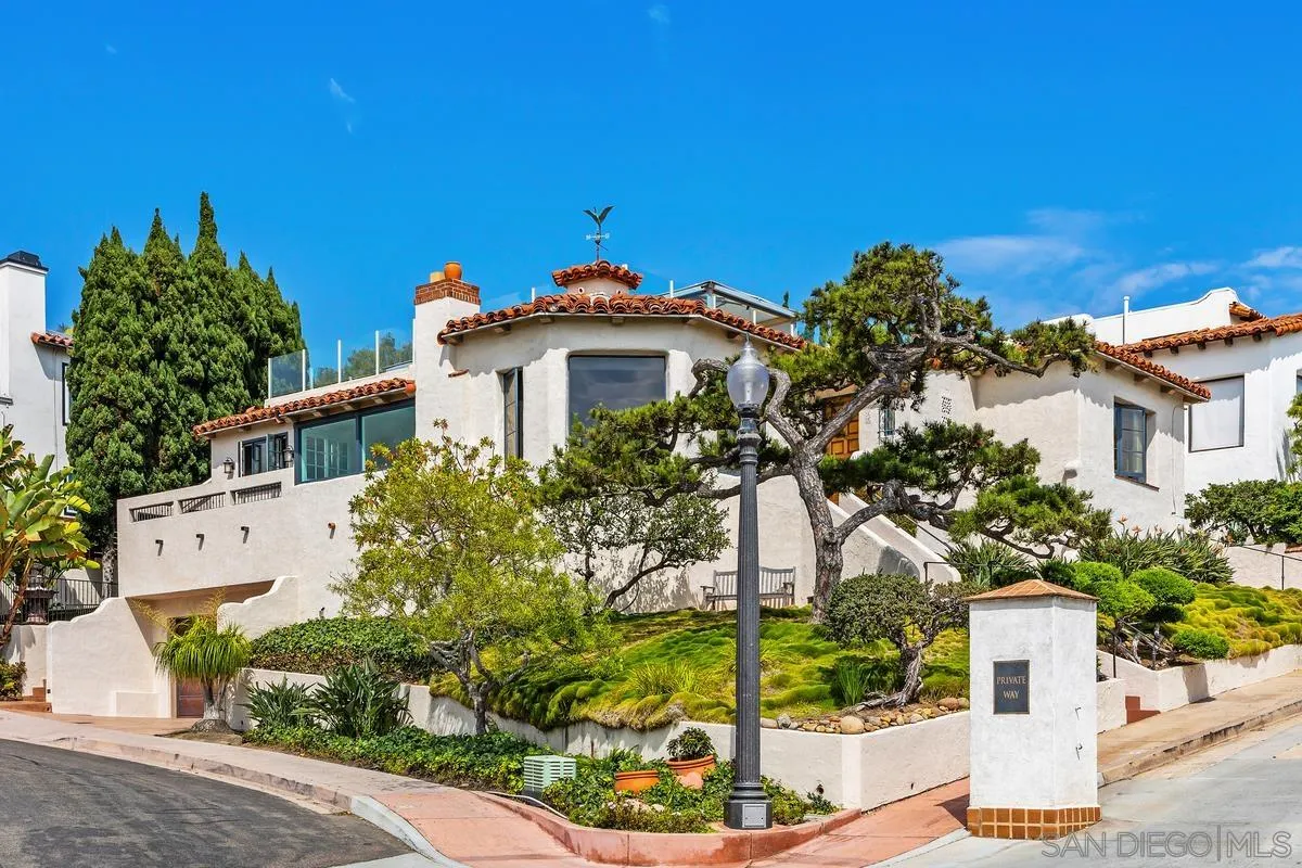 4111 Sunset Road San Diego, CA 92103 - Photo 1 of 36