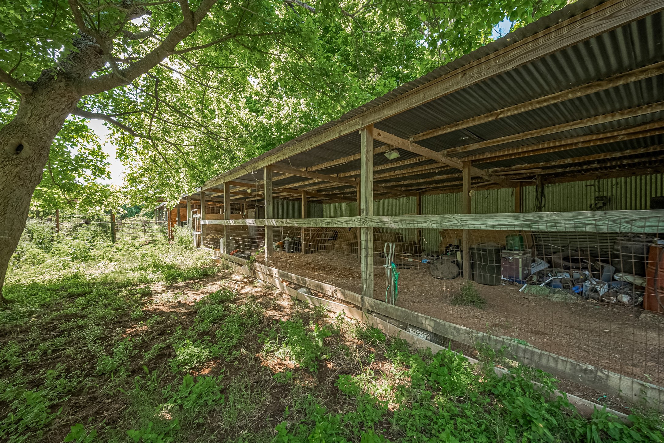 2511 Hartwell Road Brookshire, TX 77423 - Photo 20 of 40 a view of a backyard