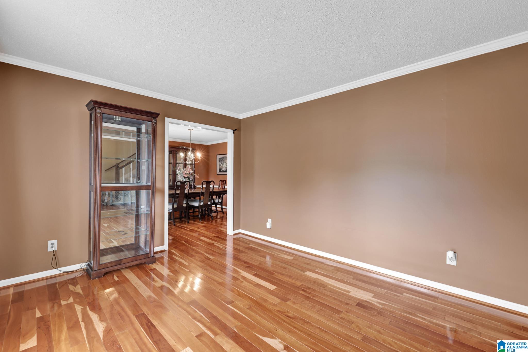 916 Woodbrook Road Birmingham, AL 35215 - Photo 12 of 33