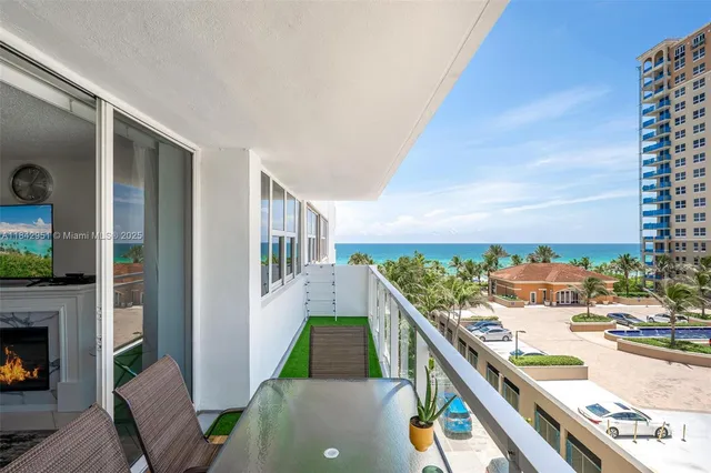 $2,500 | Oceanside, Hallandale Beach, FL 33009