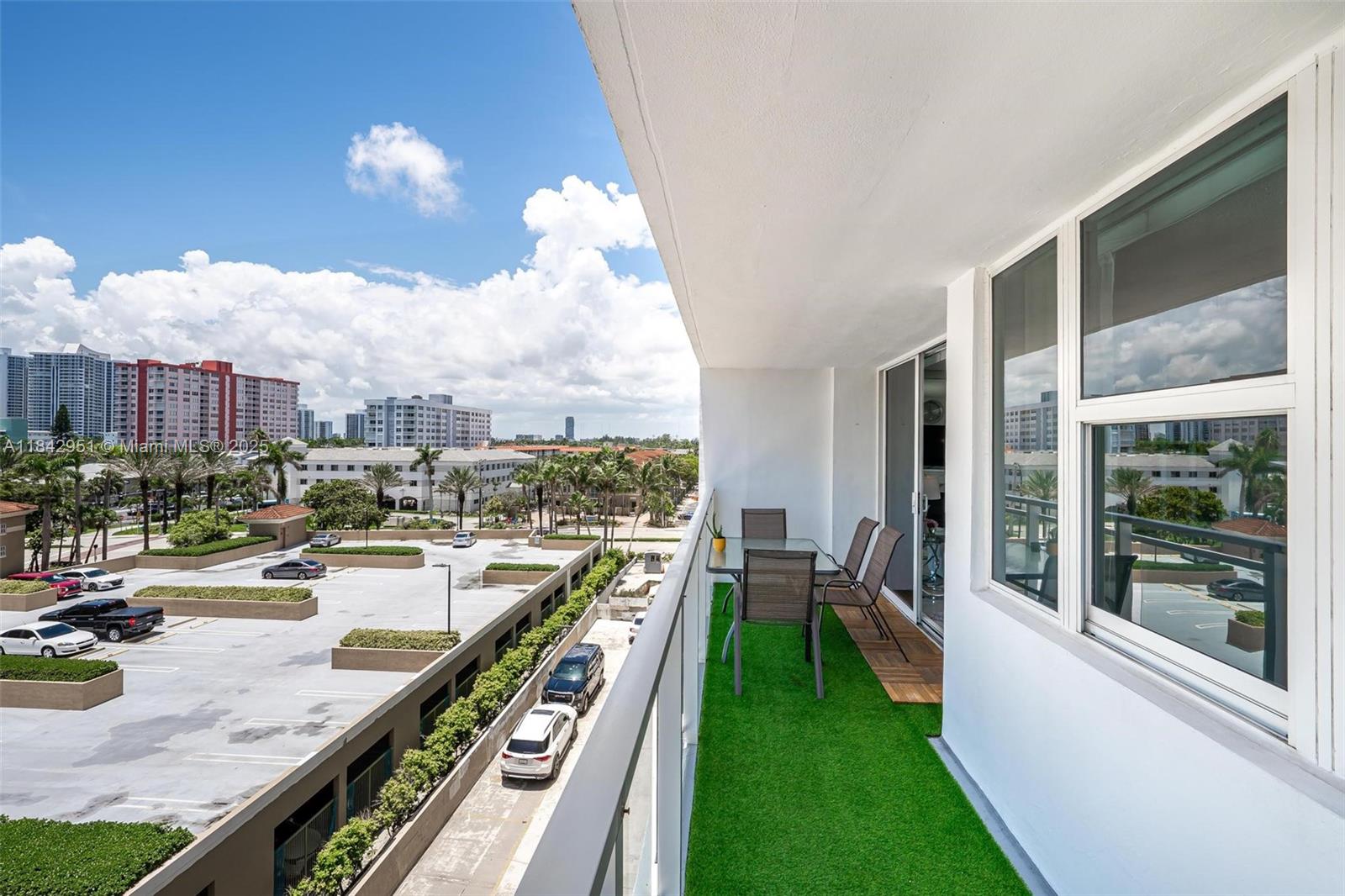 Oceanside Hallandale Beach, FL 33009 - Photo 14 of 33