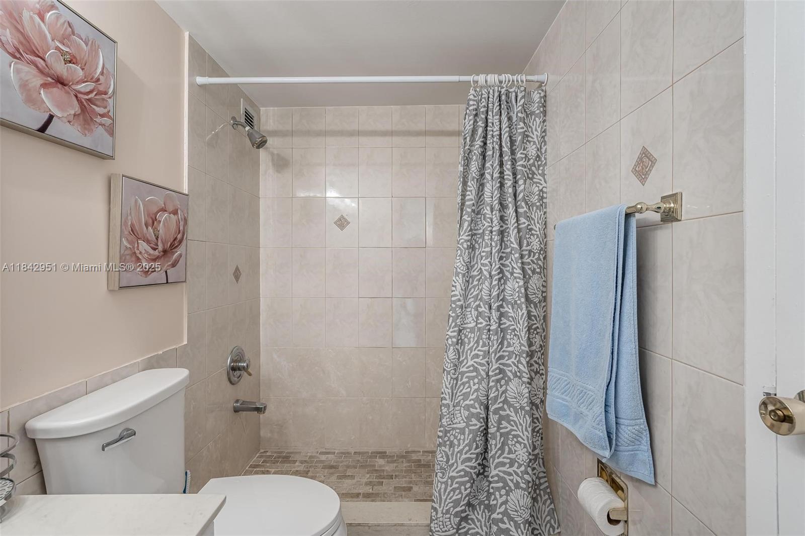 Oceanside Hallandale Beach, FL 33009 - Photo 18 of 33