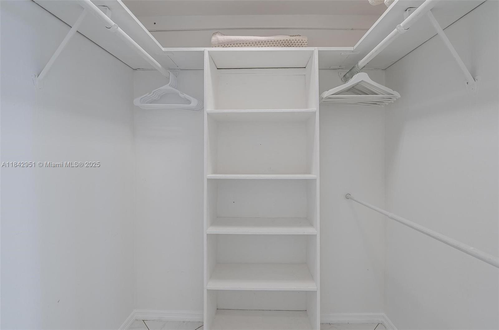 Oceanside Hallandale Beach, FL 33009 - Photo 21 of 33