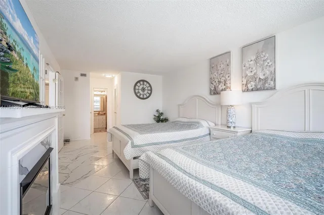 $2,500 | Oceanside, Hallandale Beach, FL 33009