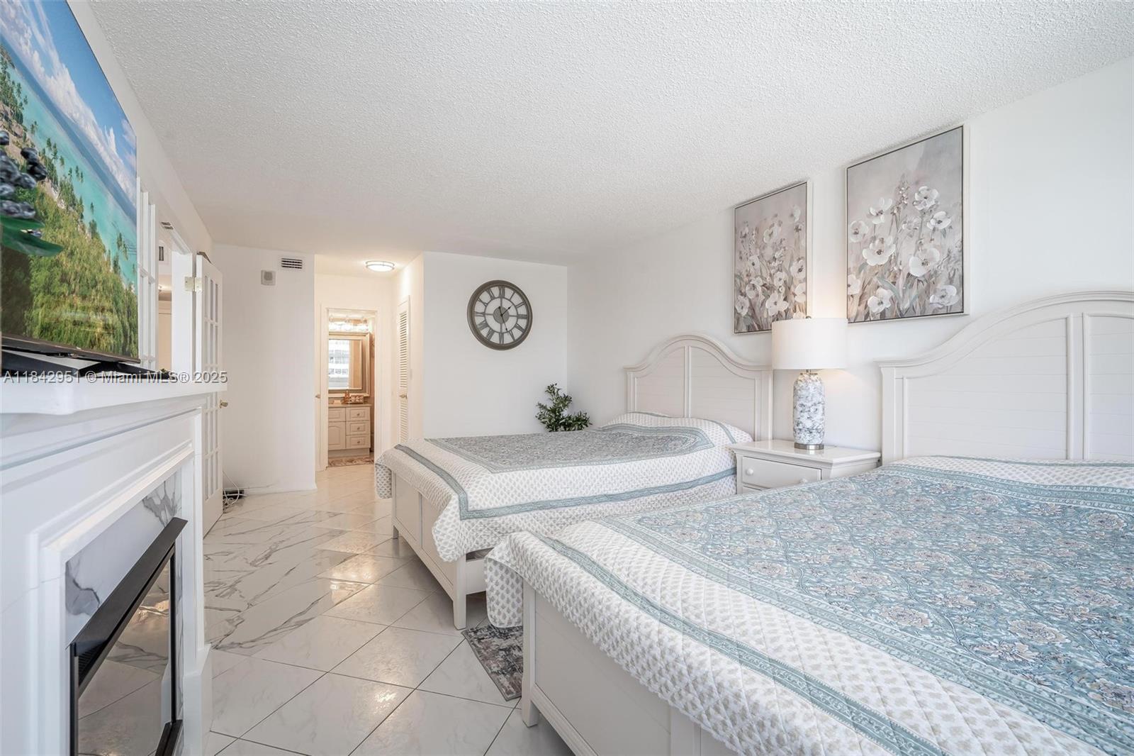 Oceanside Hallandale Beach, FL 33009 - Photo 9 of 33