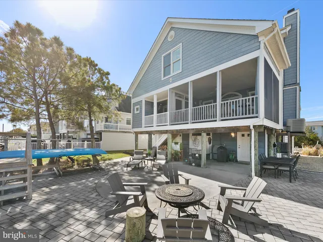 a view of a lake with houses