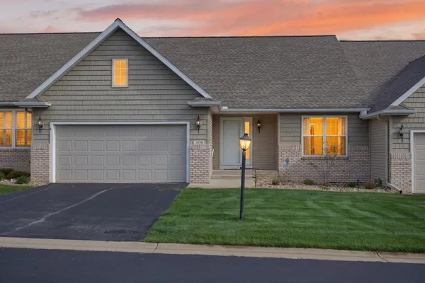 $339,900 | 3690 Terrace Hills Lane, Unit 25, Jackson, MI 49203