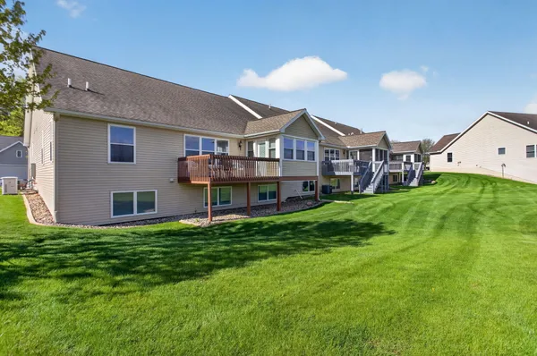 $339,900 | 3690 Terrace Hills Lane, Unit 25, Jackson, MI 49203