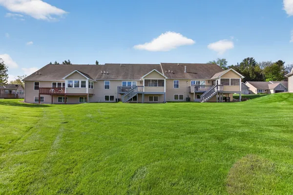 $339,900 | 3690 Terrace Hills Lane, Unit 25, Jackson, MI 49203