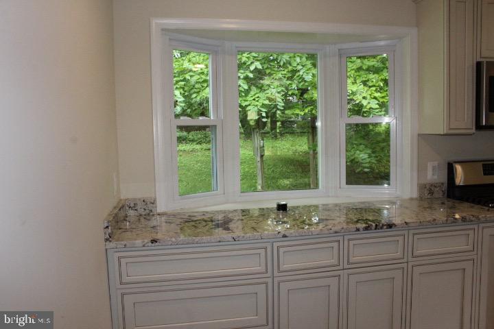 14311 Fullerton Road Woodbridge, VA 22193 - Photo 13 of 29 Gallery Image 13