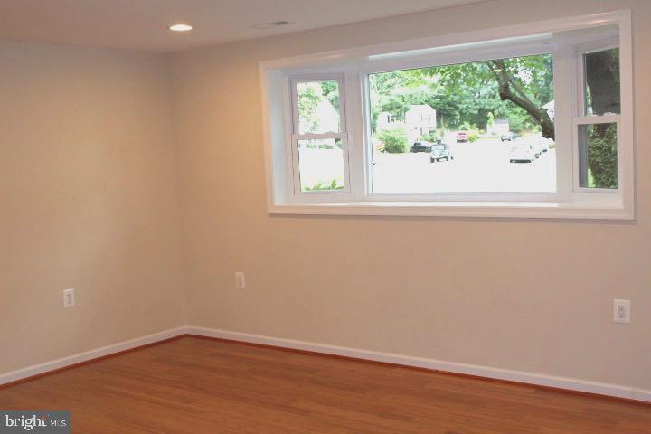 14311 Fullerton Road Woodbridge, VA 22193 - Photo 16 of 29 first floor