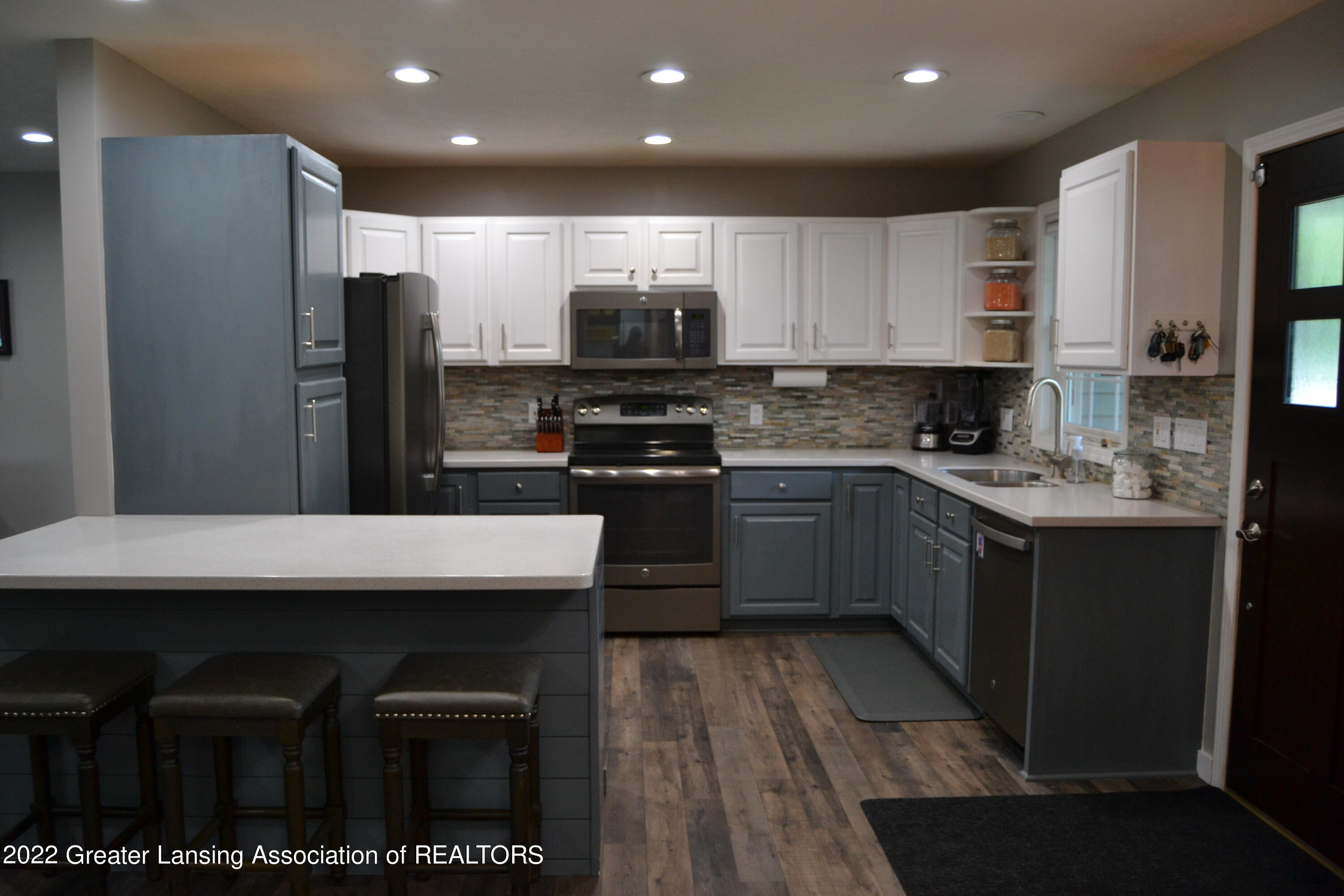 845 West Wilkinson Road Owosso, MI 48867 - Photo 4 of 21 DSC_1283