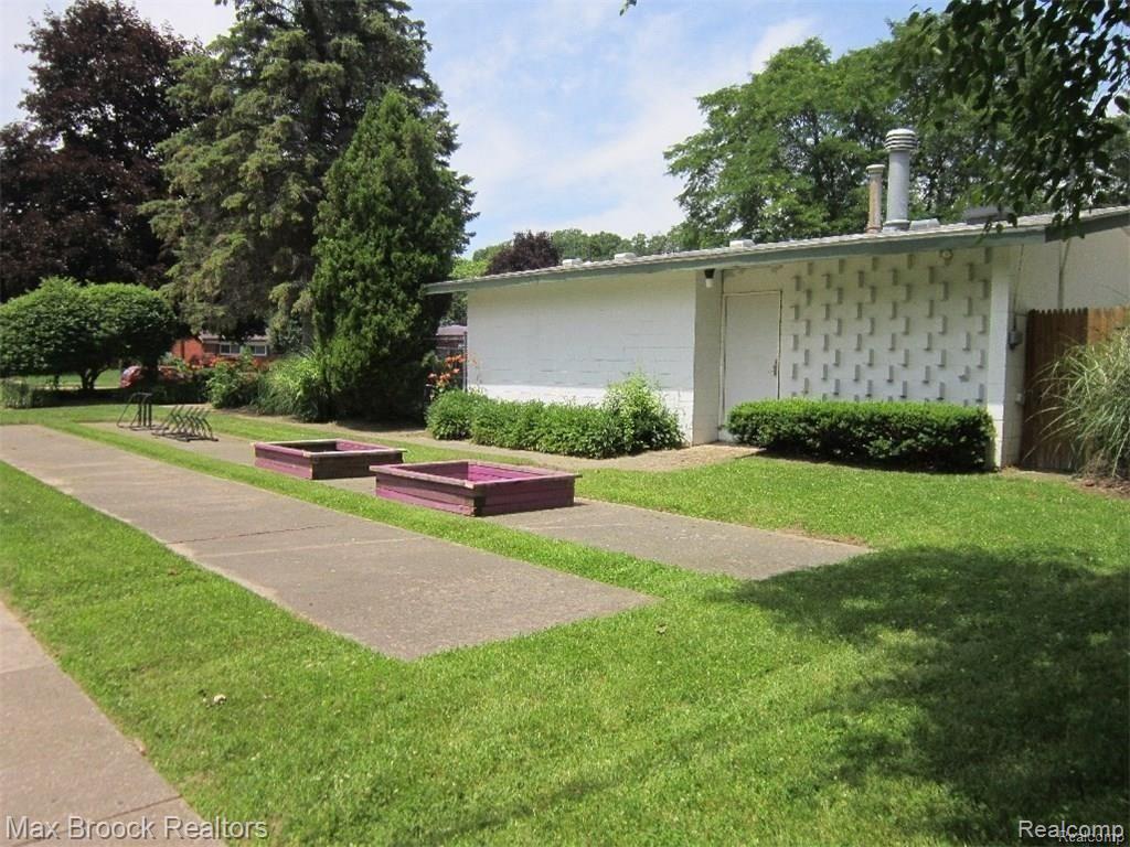 28041 West Nine Mile Road Farmington Hills, MI 48336 - Photo 9 of 9