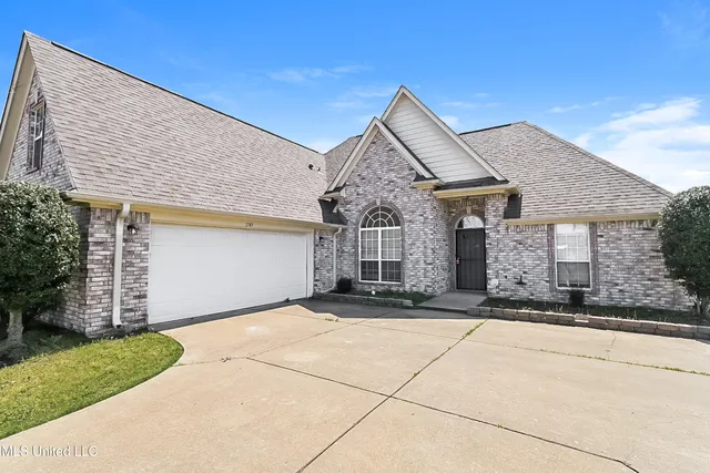 $1,940 | 2743 Olivia Lane, Southaven, MS 38672