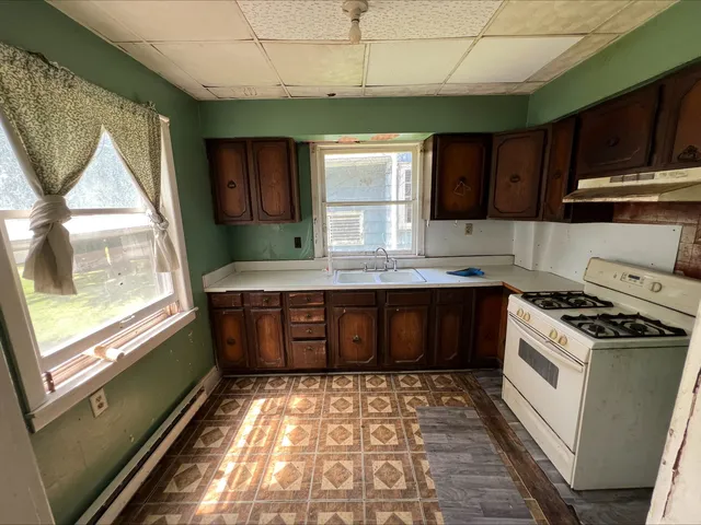 $625,000 | 211 West Broadway, Monmouth, IL 61462