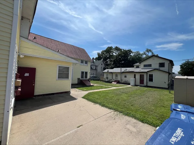 $625,000 | 211 West Broadway, Monmouth, IL 61462