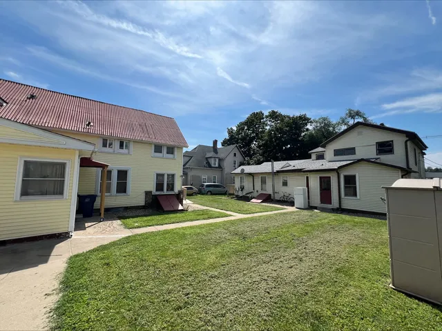 $625,000 | 211 West Broadway, Monmouth, IL 61462