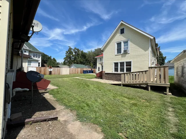 $625,000 | 211 West Broadway, Monmouth, IL 61462