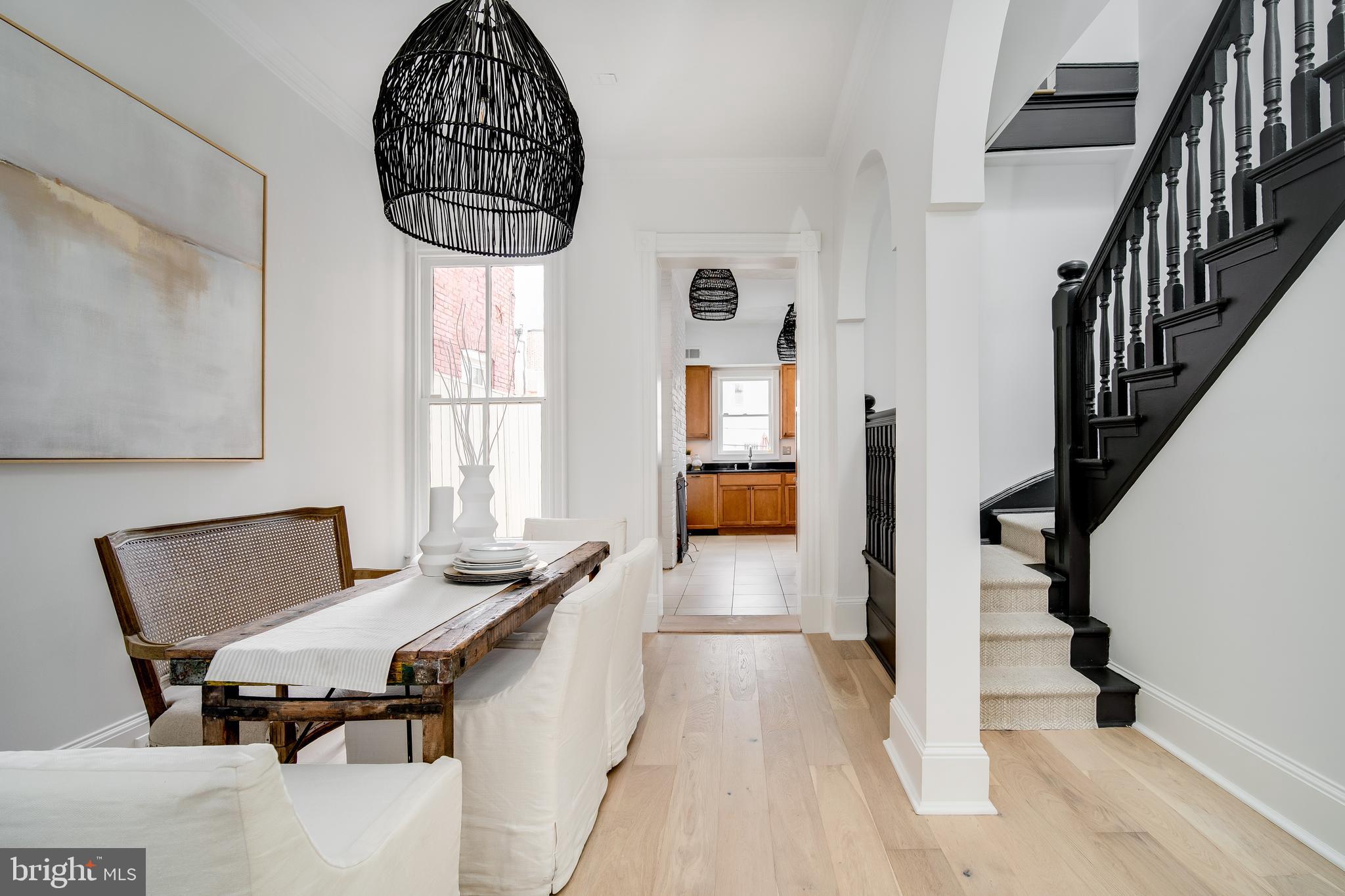 39 S Street Northwest Washington, DC 20001 - Photo 11 of 54 Dining Room w RH Chandelier