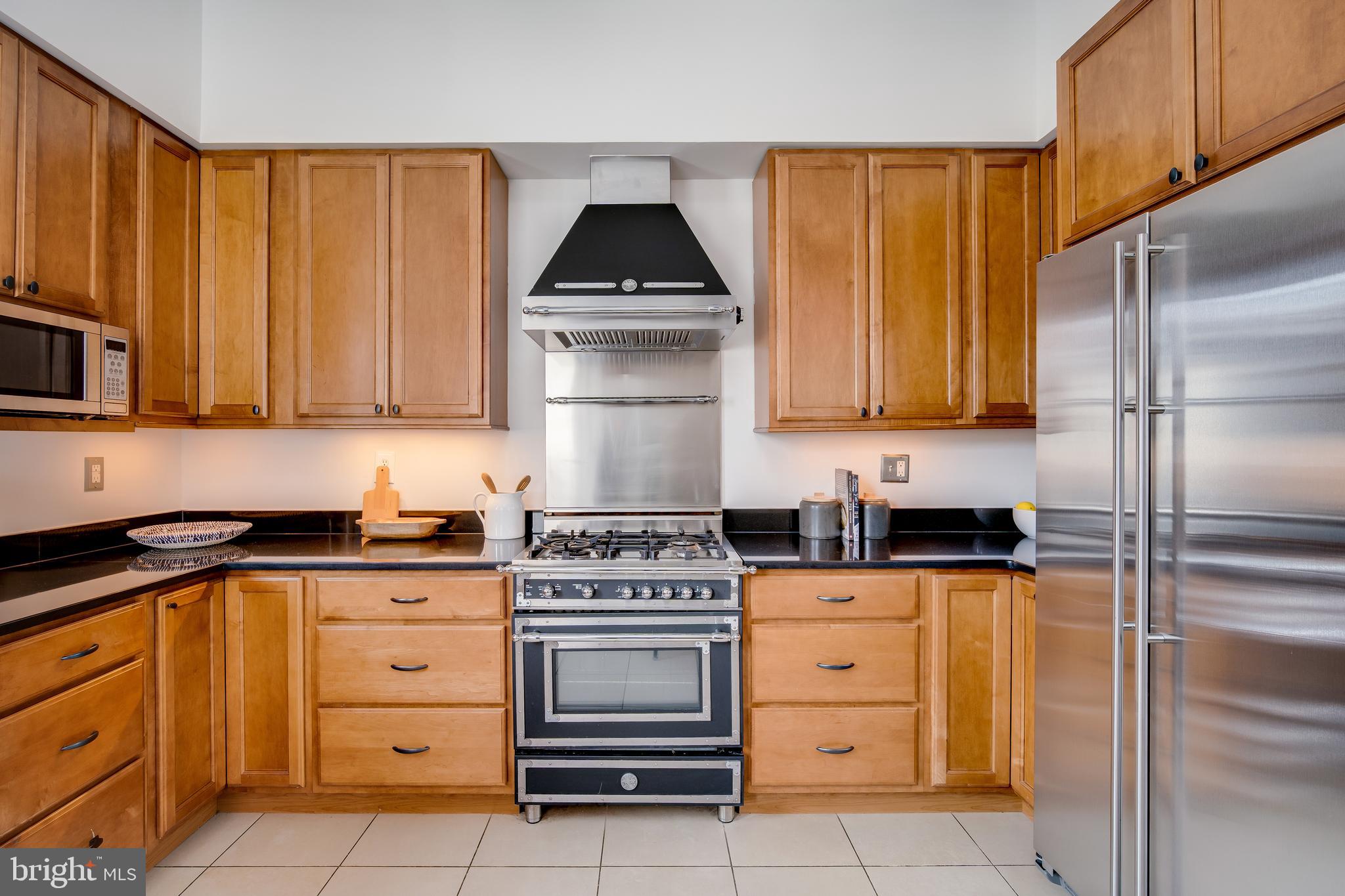 39 S Street Northwest Washington, DC 20001 - Photo 15 of 54 Bertazoni Black & Chrome Gas Range & Hood