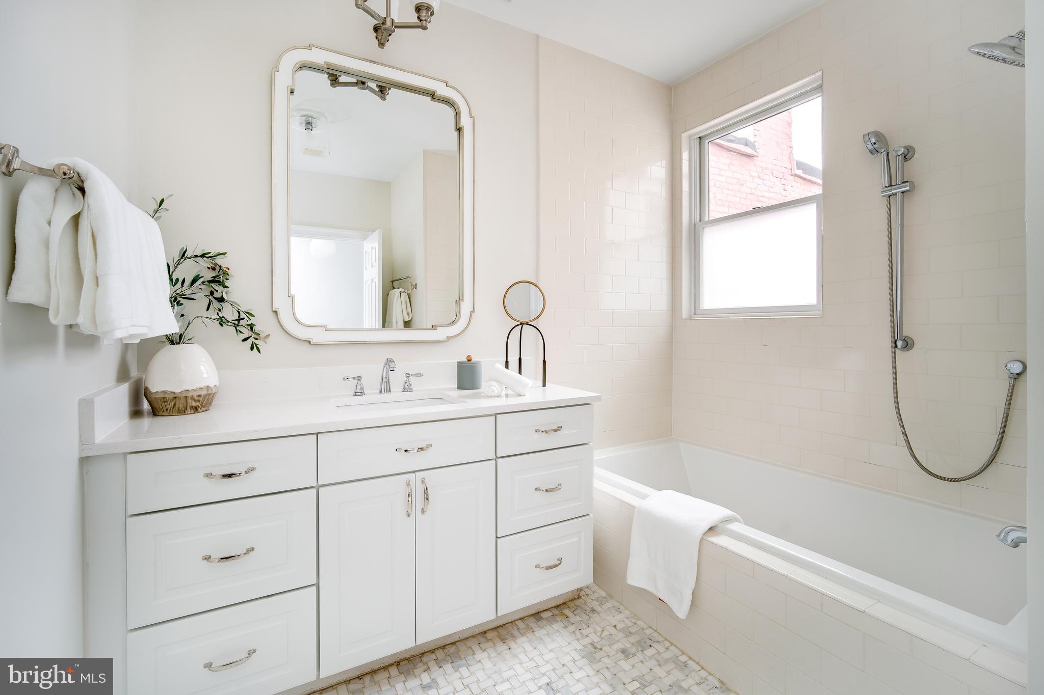 39 S Street Northwest Washington, DC 20001 - Photo 28 of 54 Primary Bath w Deep Tub and Shower