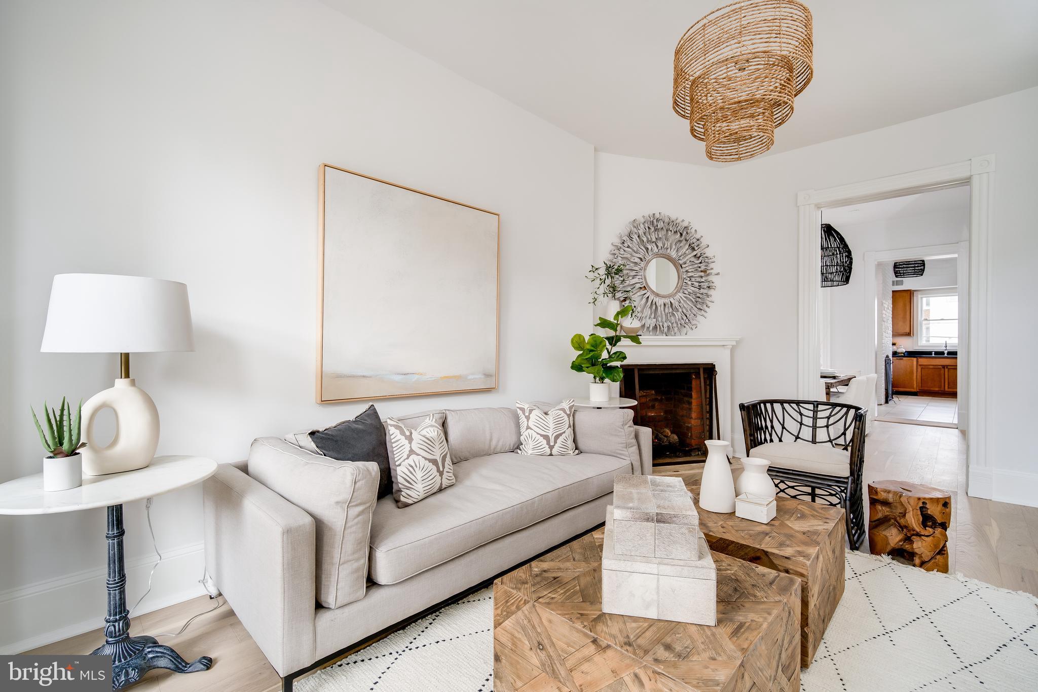 39 S Street Northwest Washington, DC 20001 - Photo 8 of 54 Living Room