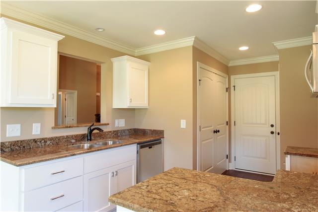 32 Harbor Pointe, Unit 83 Lebanon, TN 37087 - Photo 4 of 15 Gallery Image 4