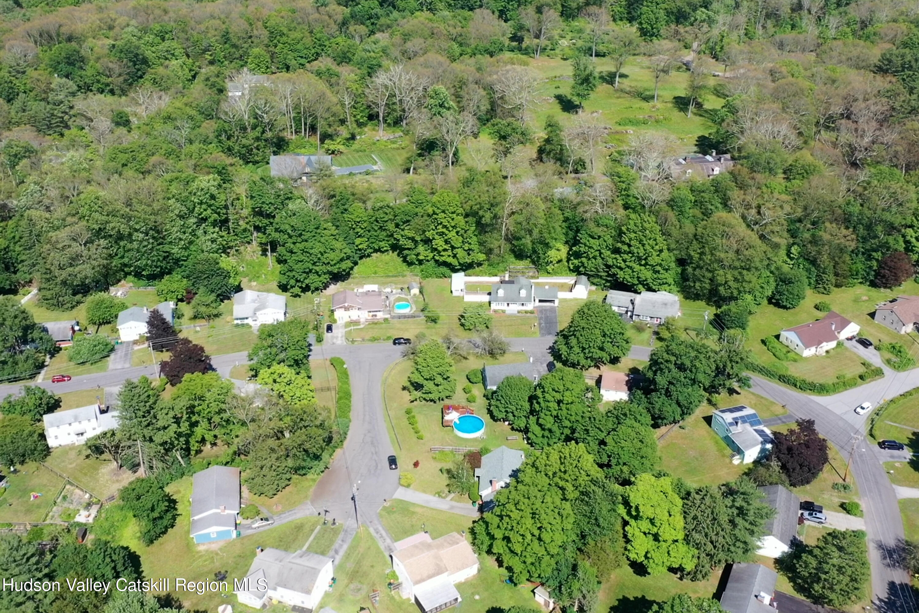 24 Circle Drive Hyde Park, NY 12538 - Photo 30 of 40 6