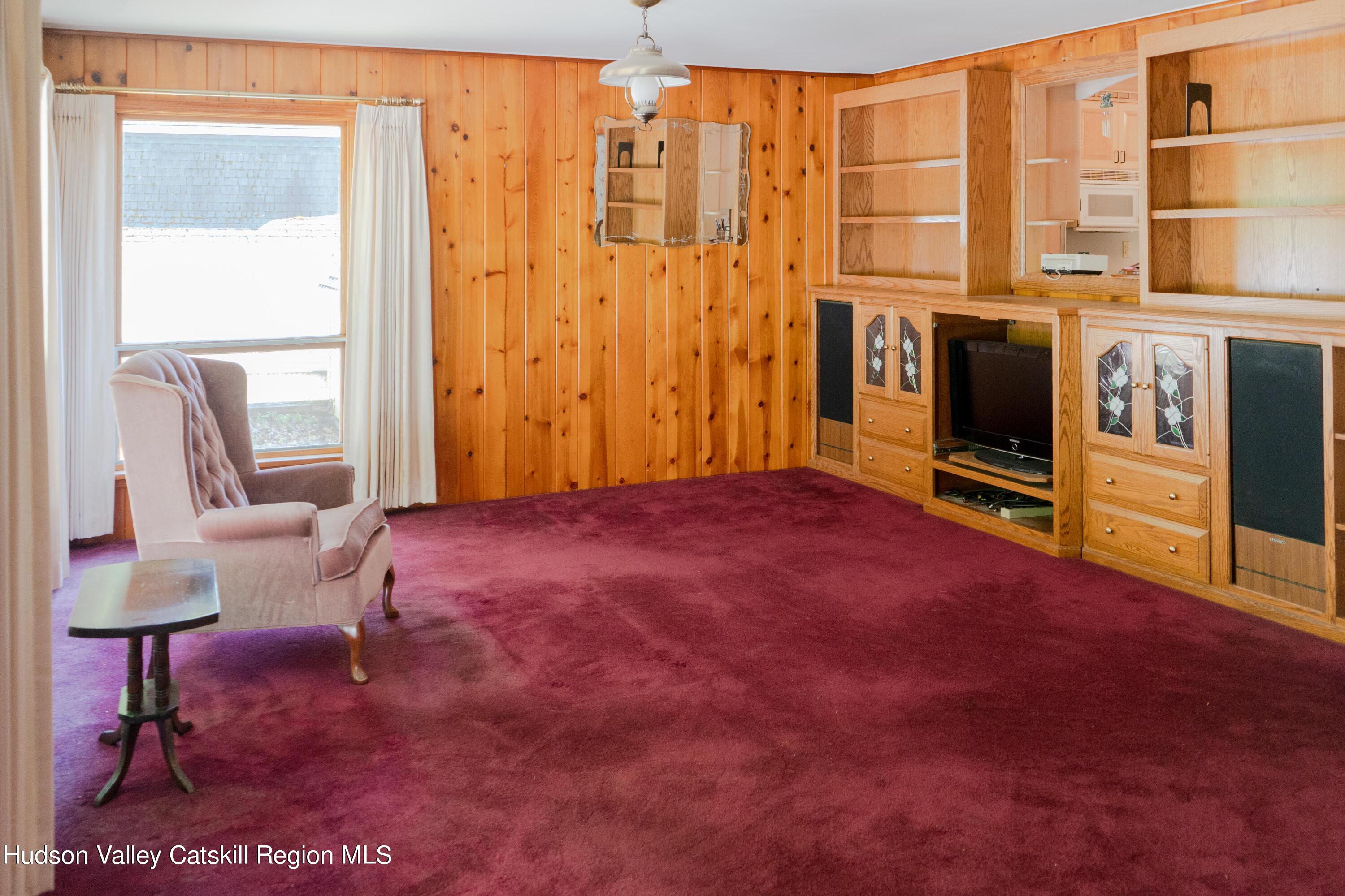 24 Circle Drive Hyde Park, NY 12538 - Photo 4 of 40 DSC00832