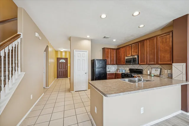 $1,995 | 9223 Carlin Bend Lane, Houston, TX 77095