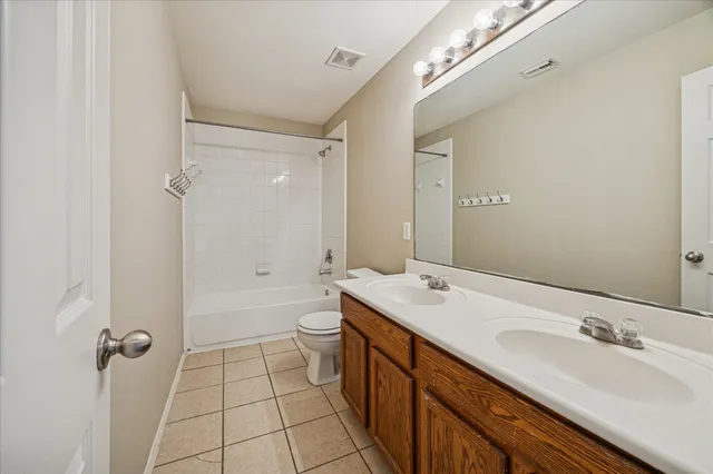 $1,995 | 9223 Carlin Bend Lane, Houston, TX 77095