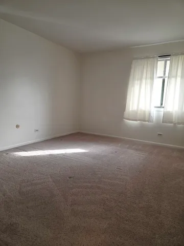 $2,200 | 150 Fountainview Lane, Unit 3B, Lombard, IL 60148