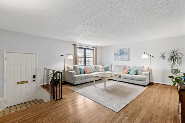 $179,900 | 2813 Kingsrowe Court, Unit 43, Columbus, OH 43209