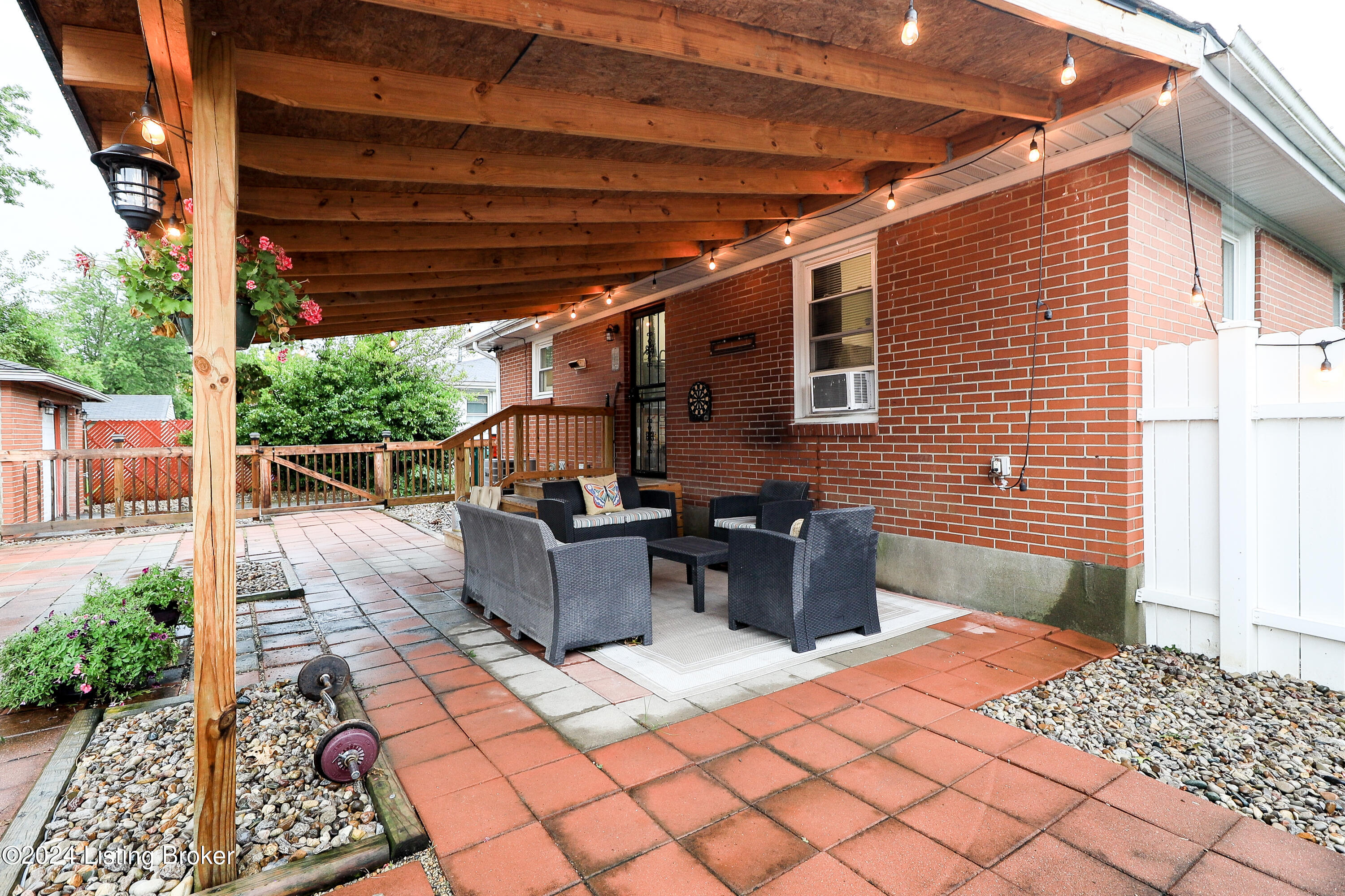 4903 Maryman Road Louisville, KY 40258 - Photo 20 of 26 Maryman_4903-18