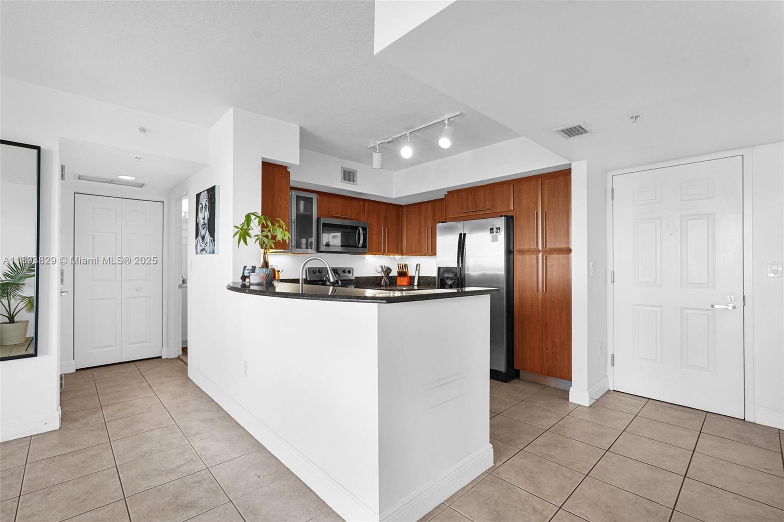 3232 Southwest 22nd Terrace, Unit 1703 Miami, FL 33145 - Photo 15 of 70