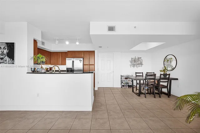 $484,999 | 3232 Southwest 22nd Terrace, Unit 1703, Miami, FL 33145