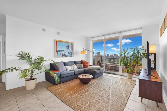 $484,999 | 3232 Southwest 22nd Terrace, Unit 1703, Miami, FL 33145
