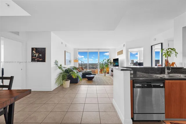 $484,999 | 3232 Southwest 22nd Terrace, Unit 1703, Miami, FL 33145