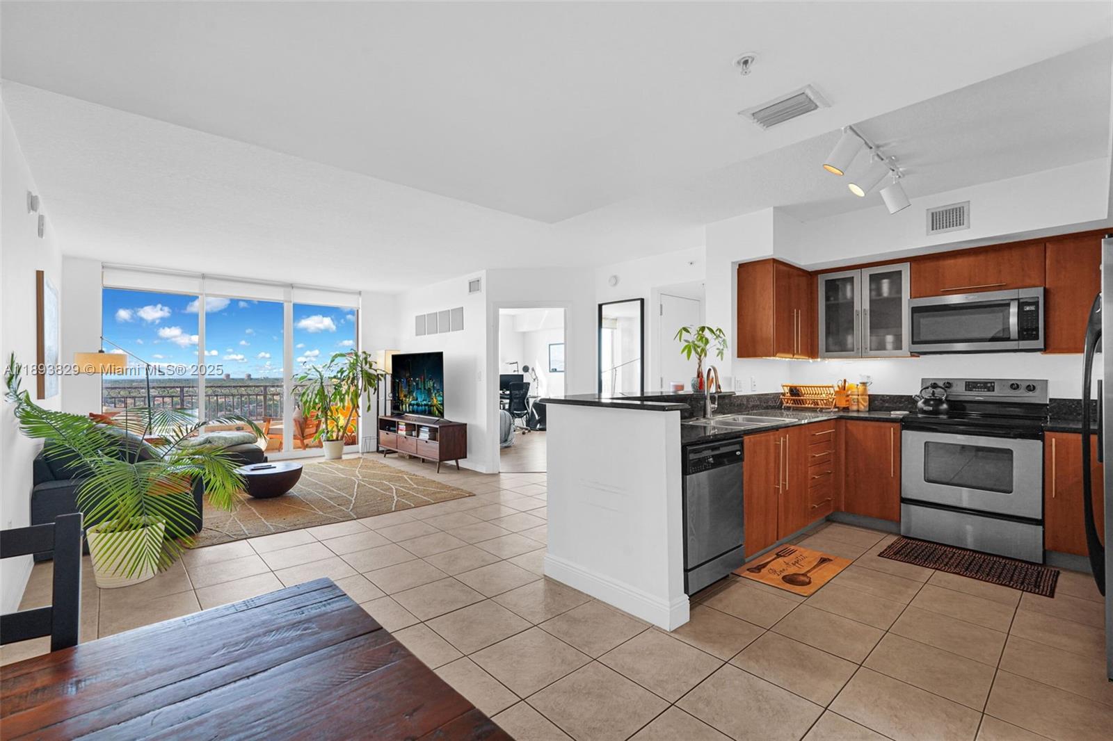 3232 Southwest 22nd Terrace, Unit 1703 Miami, FL 33145 - Photo 29 of 70