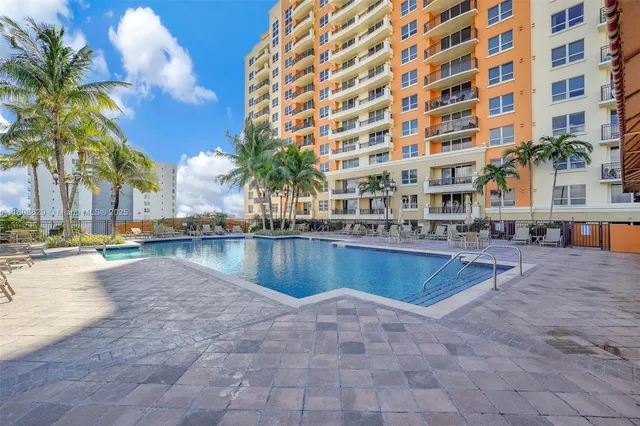 $484,999 | 3232 Southwest 22nd Terrace, Unit 1703, Miami, FL 33145