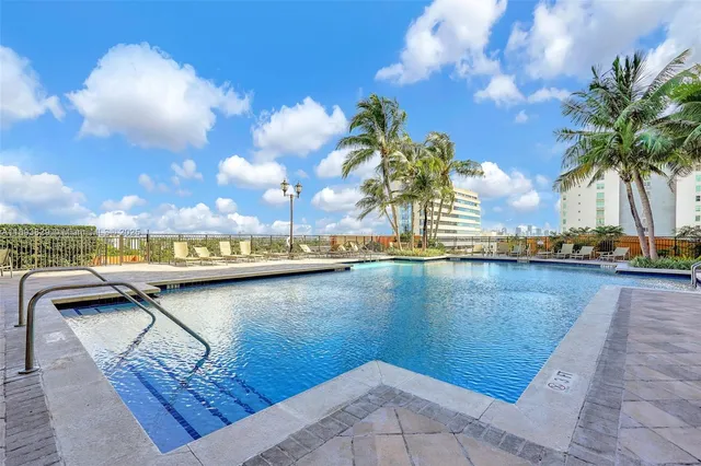 $484,999 | 3232 Southwest 22nd Terrace, Unit 1703, Miami, FL 33145