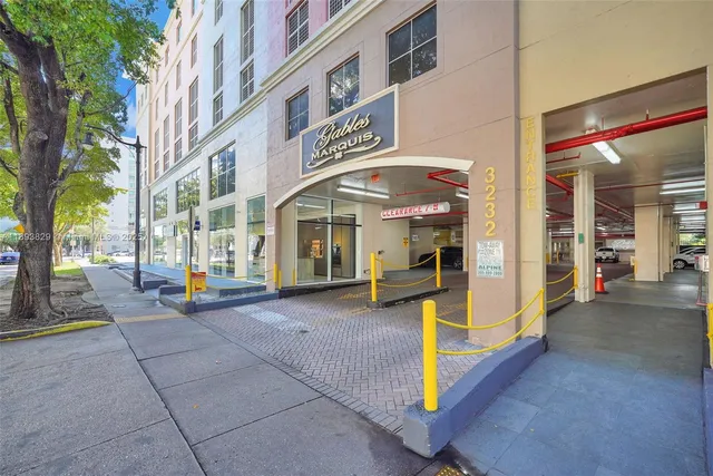 $484,999 | 3232 Southwest 22nd Terrace, Unit 1703, Miami, FL 33145