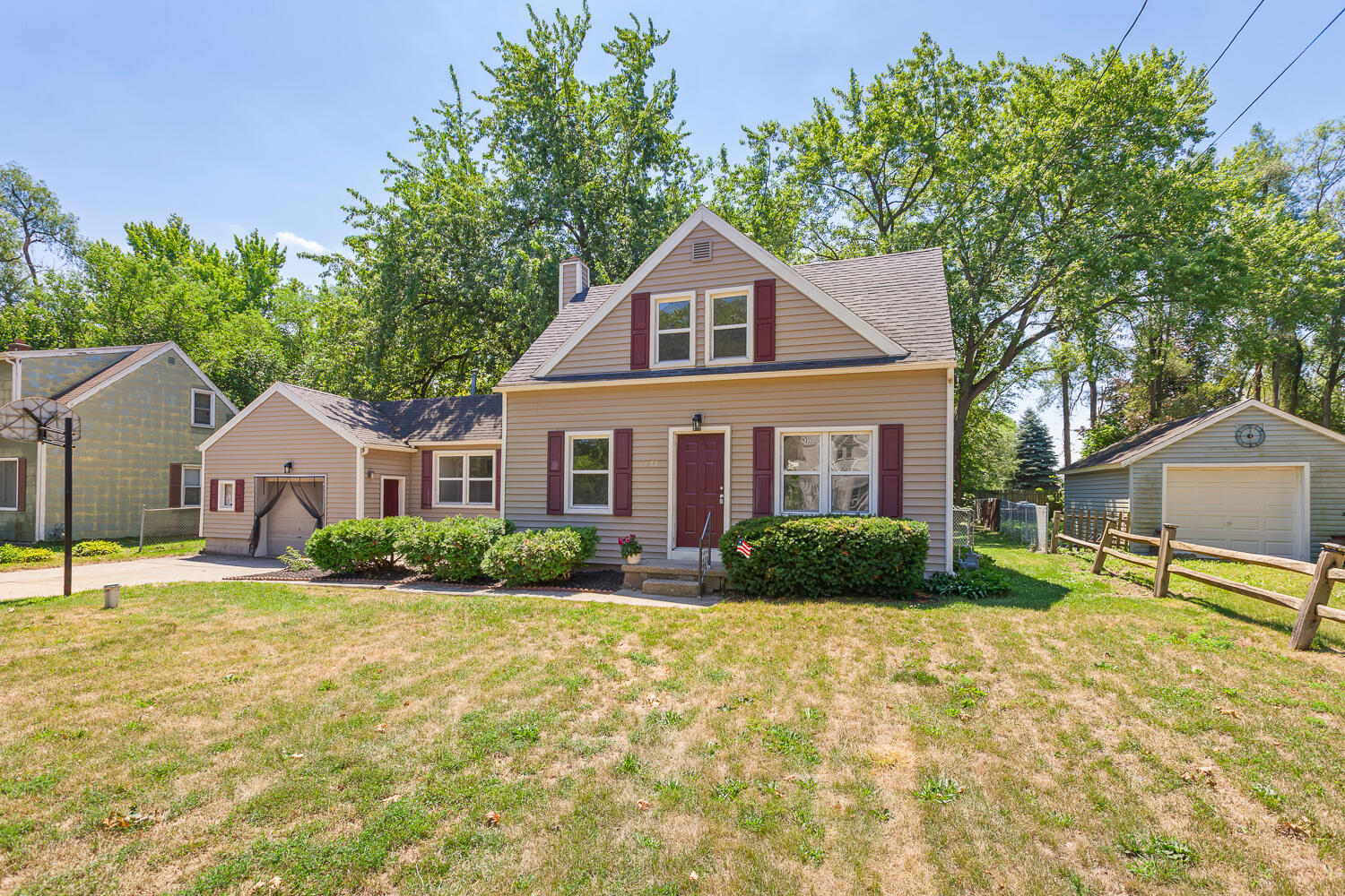 1055 Loren Road Adrian, MI 49221 - Photo 3 of 38 1055 Loren Ave - 1031