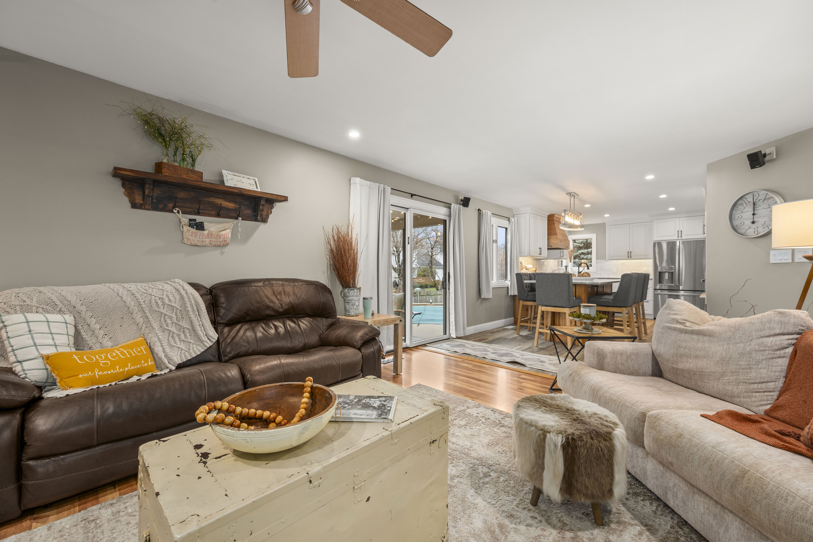 932 Foxpointe Drive Sycamore, IL 60178 - Photo 22 of 52 a living room with furniture and a wooden floor
