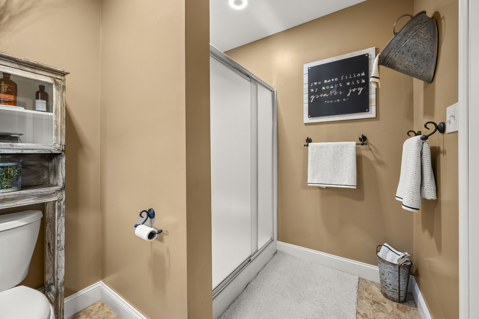 932 Foxpointe Drive Sycamore, IL 60178 - Photo 35 of 52 a bathroom with a toilet and a shower