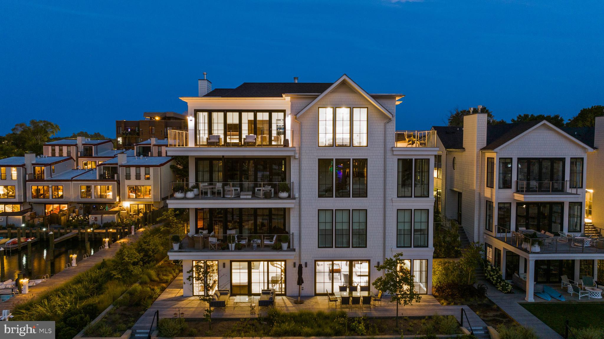 287 State Street, Unit 3 Annapolis, MD 21403 - Photo 3 of 43 a front view of a building with street view